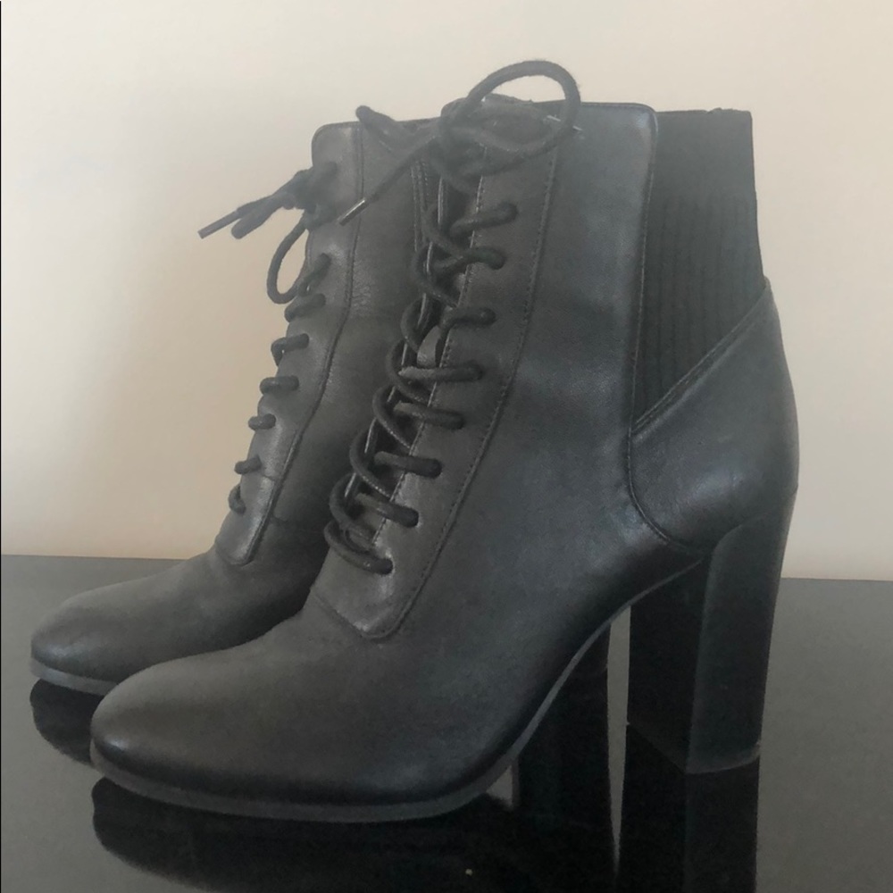 Kenneth Cole Black Leather Lace Up Heeled Ankle Boots Size 6.5